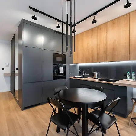 Zoliborz Obsidian By Bookinghost * Warszawa