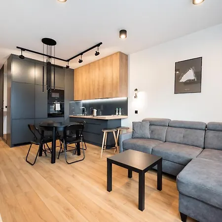 Apartment Zoliborz Obsidian By Bookinghost