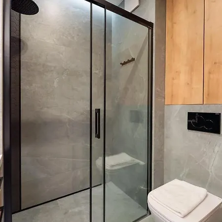 Zoliborz Obsidian By Bookinghost * Warszawa