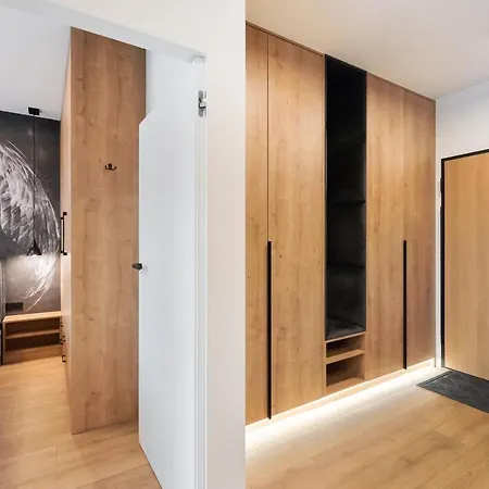 Zoliborz Obsidian By Bookinghost Apartment Warschau