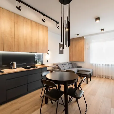 Zoliborz Obsidian By Bookinghost *